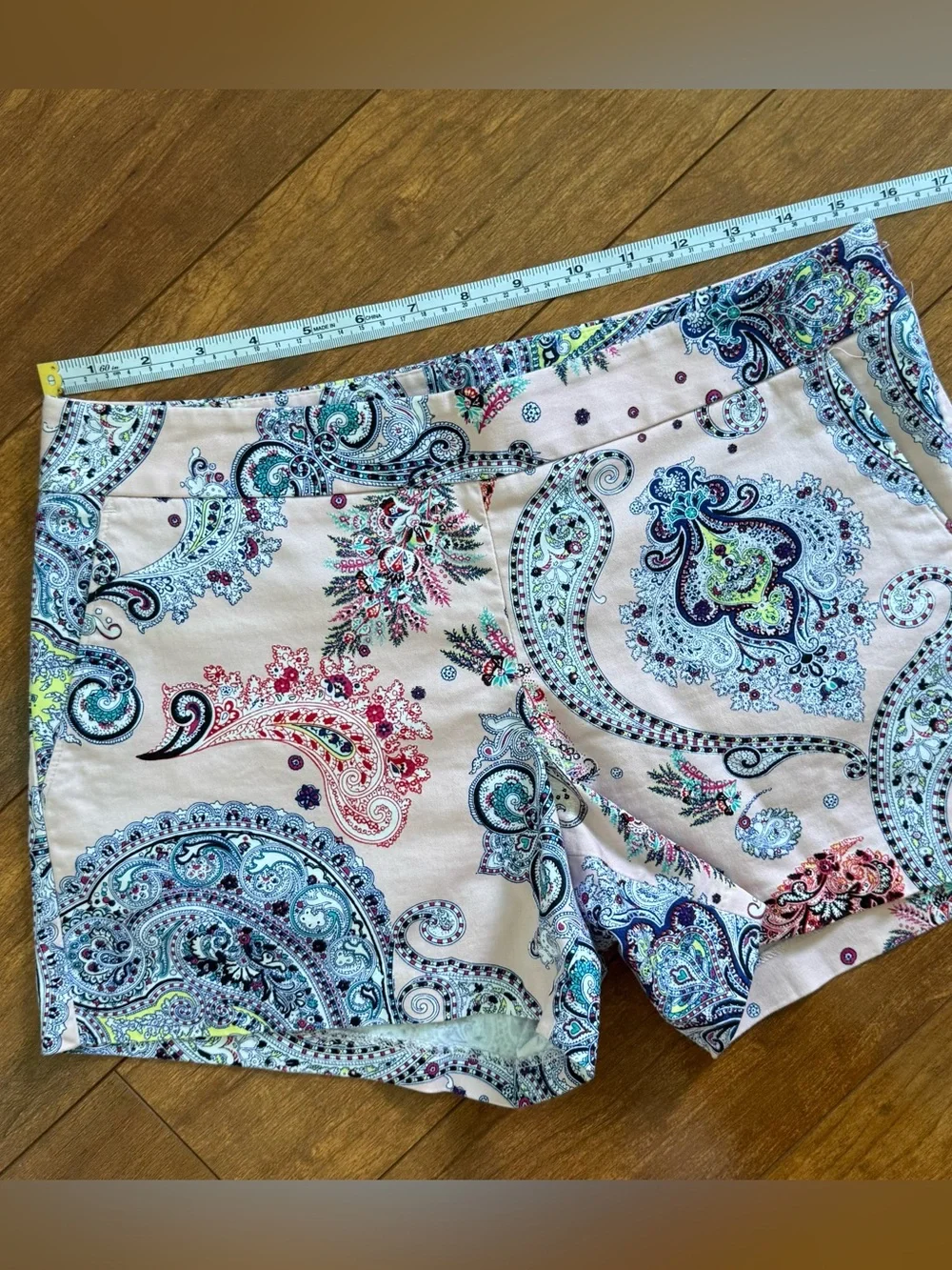 Vintage Express Pink Paisley Bold Pastel Shorts-Size 4
